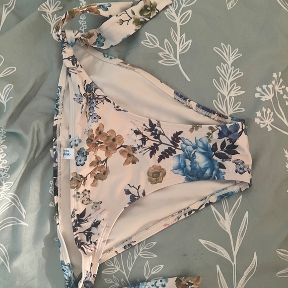 Bikini set - Picture 3 of 4